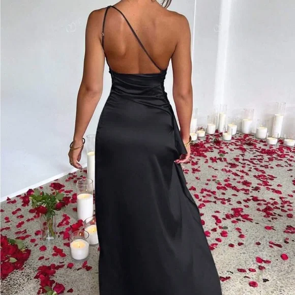SHEIN Black Asymmetrical One Shoulder Gown - Picture 4 of 6
